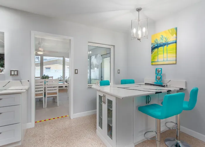 Paradise Corner - Monthly Vacation Rental! *
